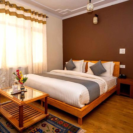 Hotel Om Ladakh Leh Bagian luar foto