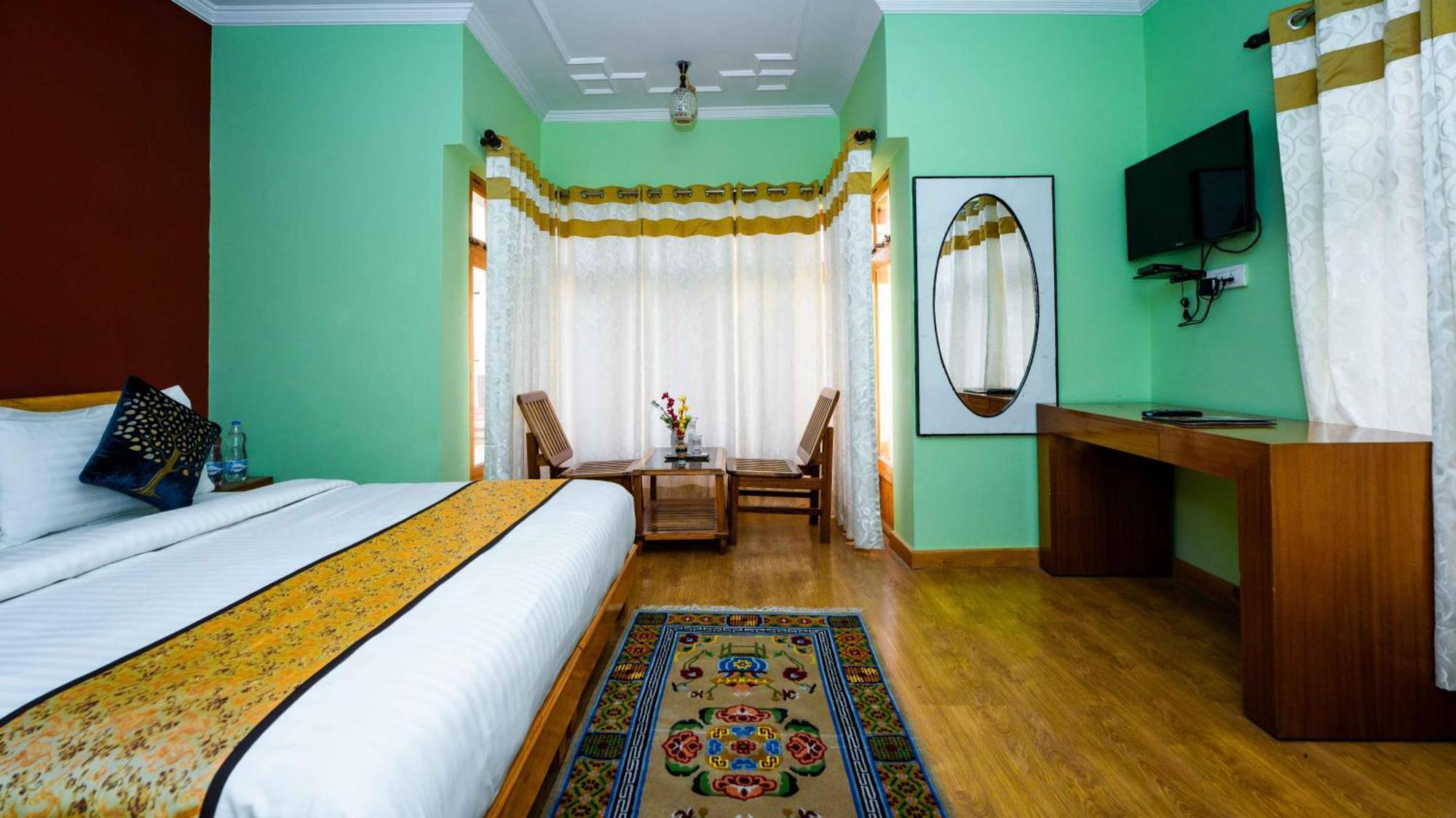 Hotel Om Ladakh Leh Bagian luar foto
