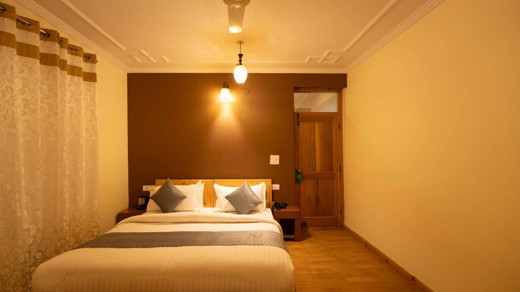 Hotel Om Ladakh Leh Bagian luar foto