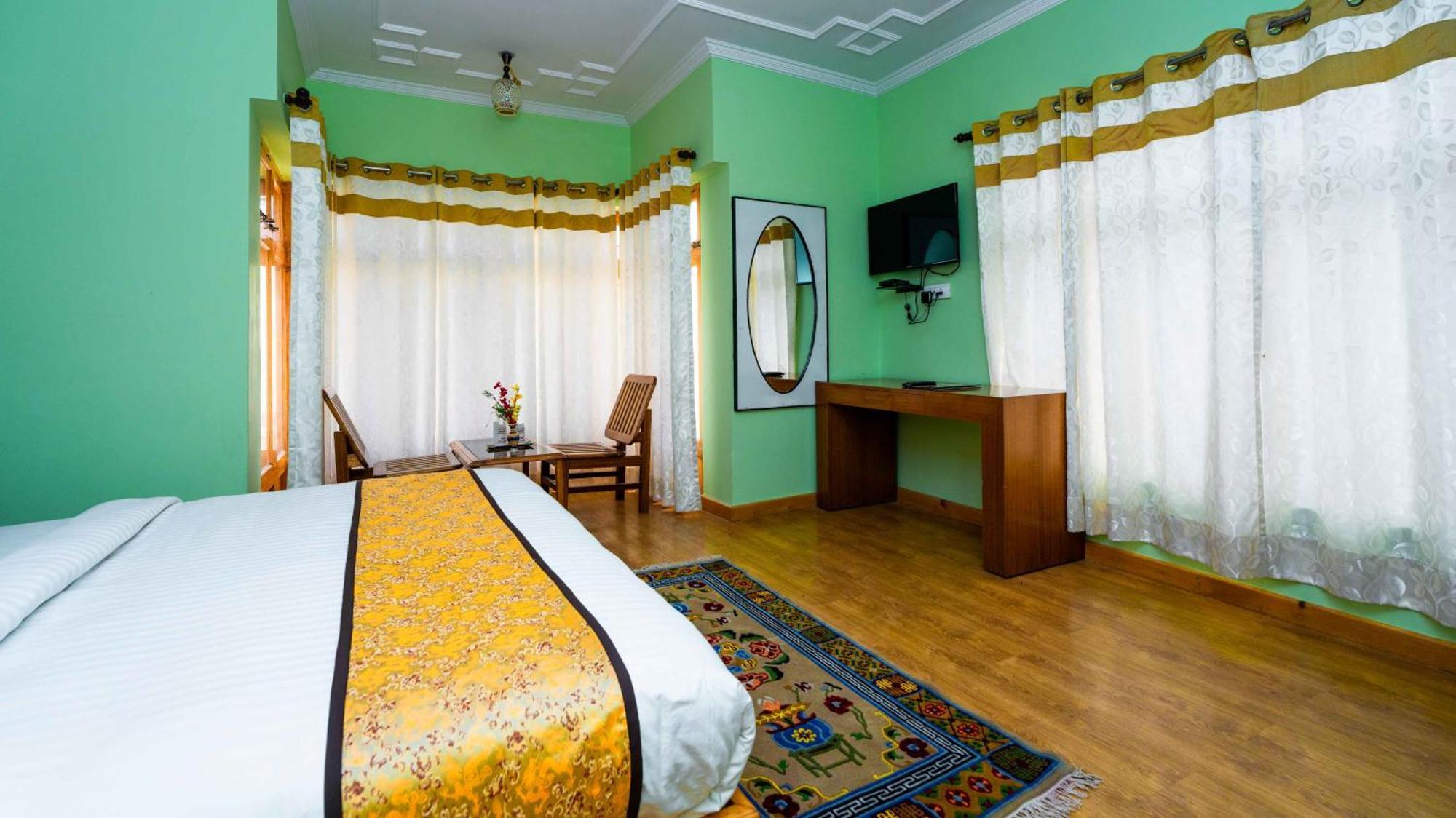 Hotel Om Ladakh Leh Bagian luar foto