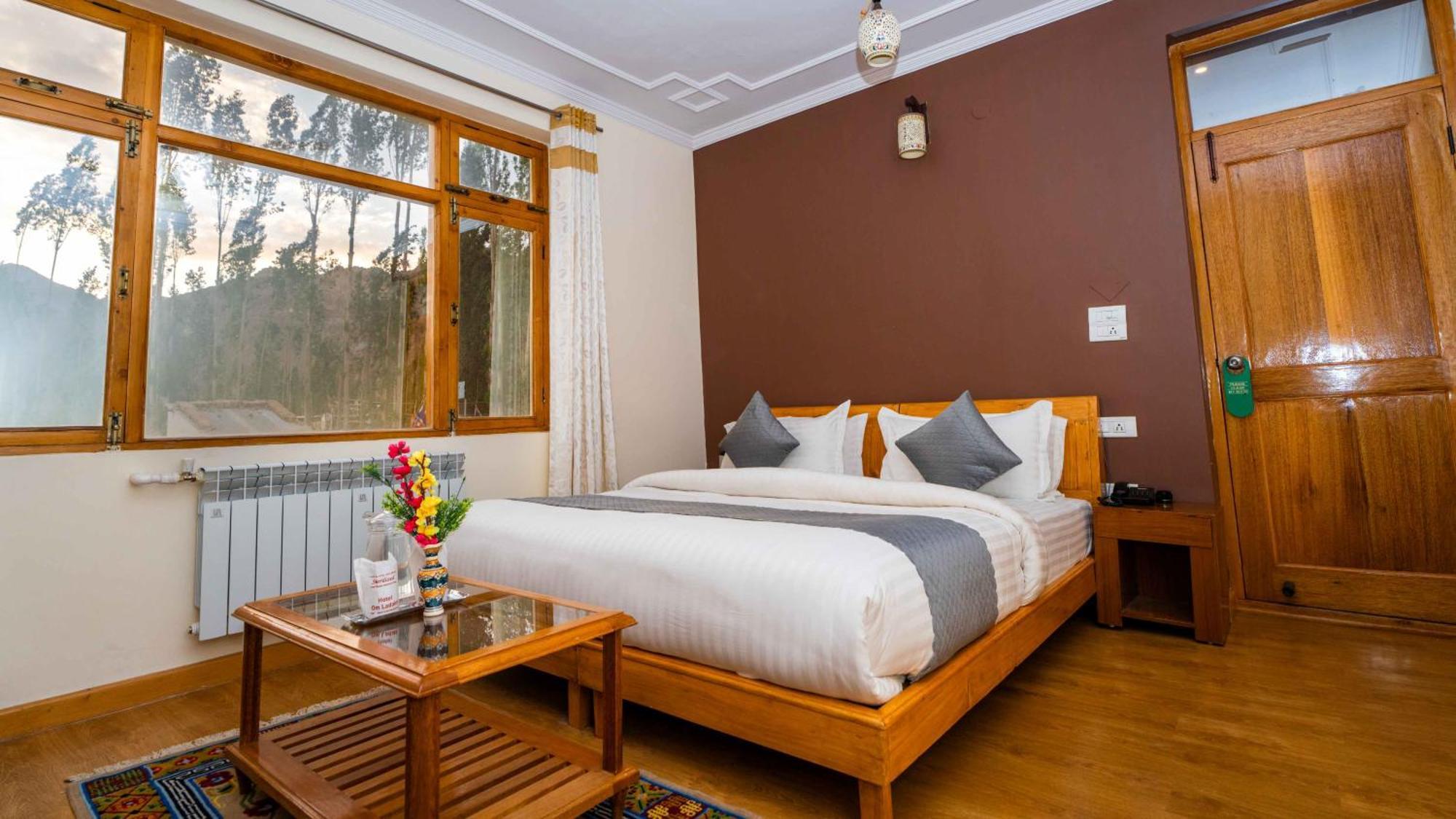 Hotel Om Ladakh Leh Bagian luar foto