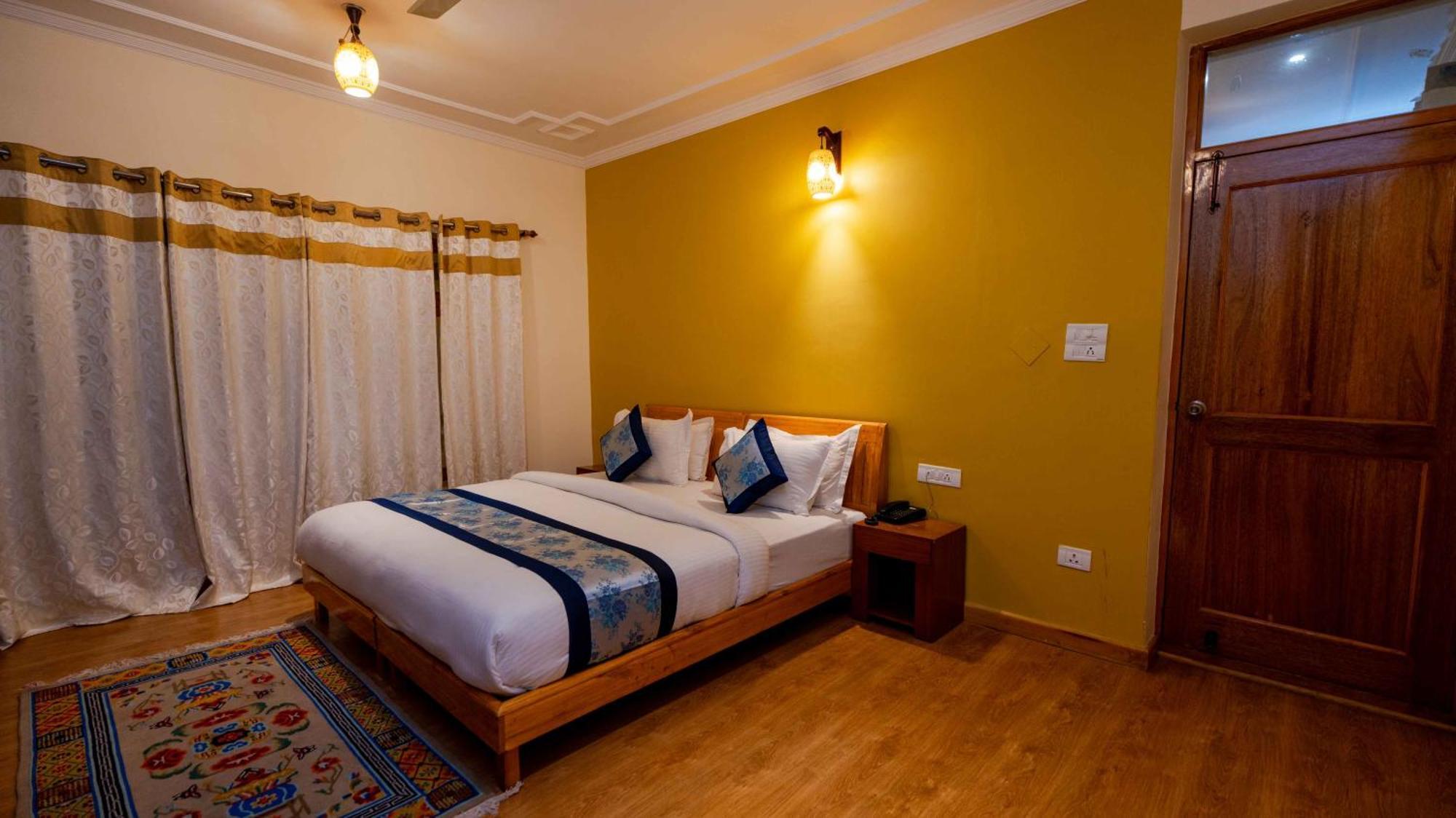 Hotel Om Ladakh Leh Bagian luar foto