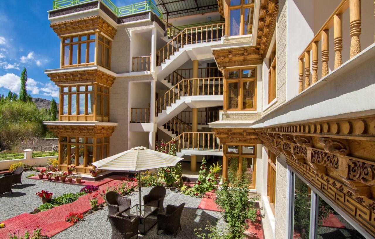 Hotel Om Ladakh Leh Bagian luar foto