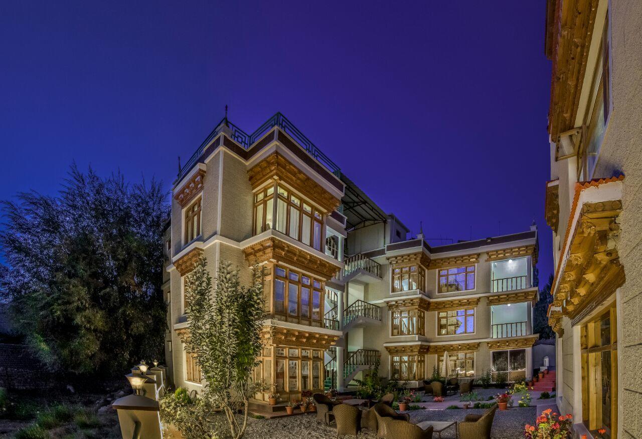 Hotel Om Ladakh Leh Bagian luar foto