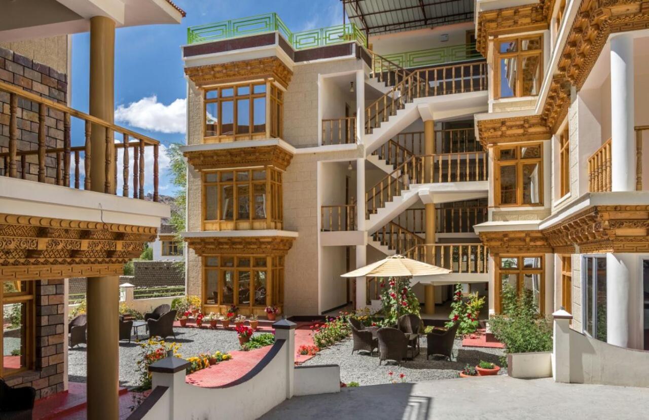 Hotel Om Ladakh Leh Bagian luar foto
