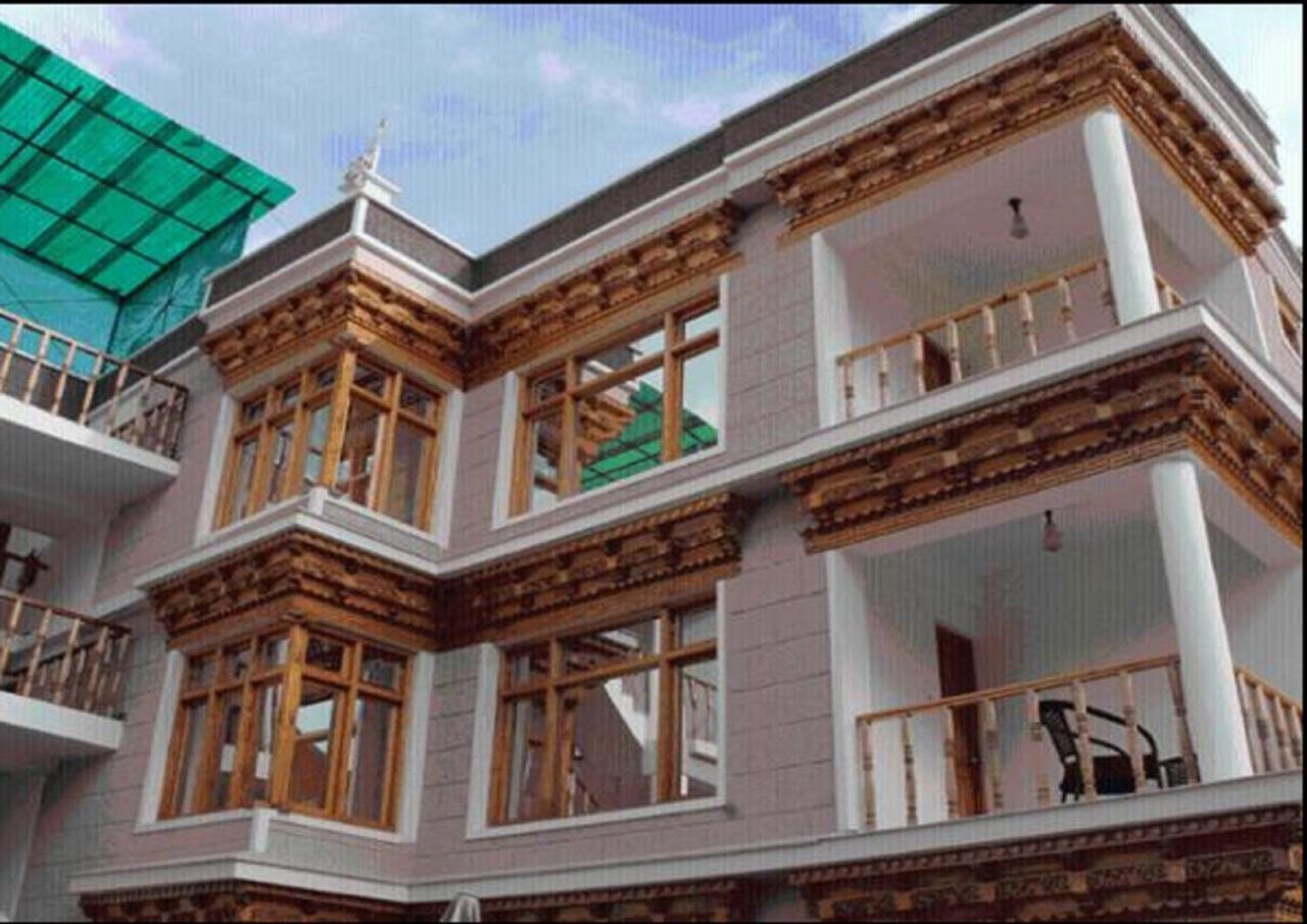 Hotel Om Ladakh Leh Bagian luar foto