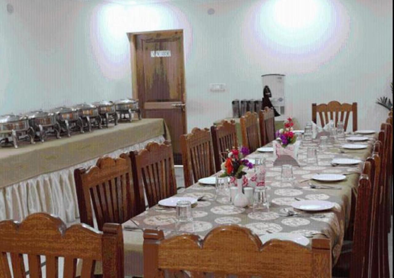 Hotel Om Ladakh Leh Bagian luar foto